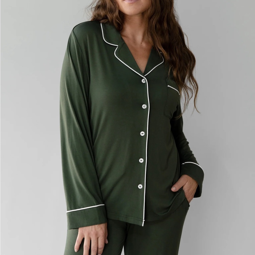 COPY - Cozy Earth Women's Long Sleeve Bamboo Pajama Top In Stretch-Knit